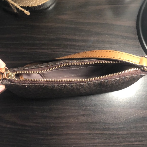 Michael Kors Wallet/Purse - Picture 3 of 4